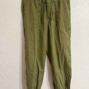 Generic Green Baggy Pants - 32” Waist 25” Inseam - Scrub Like Size Medium